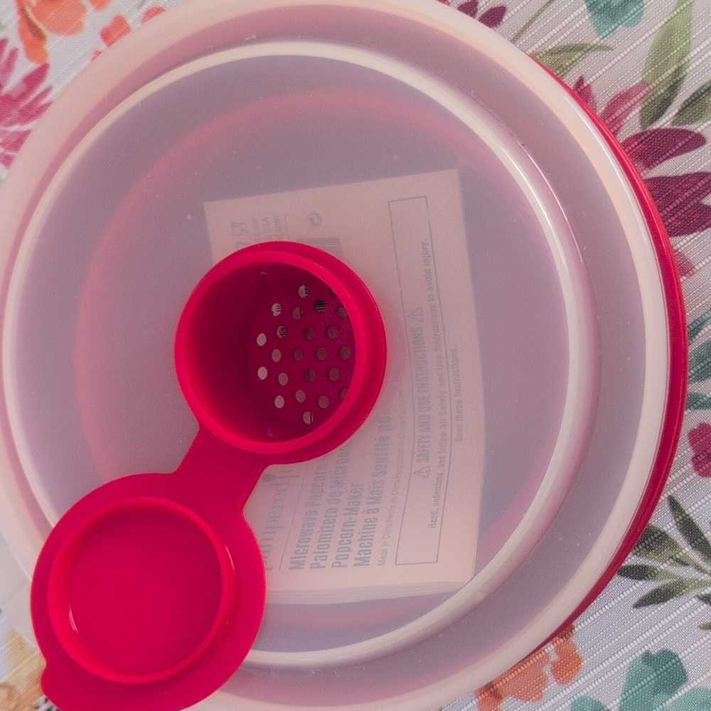 Pampered Chef Red Microwave Popcorn Maker - Picture 3 of 3